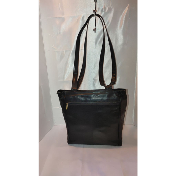 Wilsons Leather Shoulder Bag - Picture 3 of 7